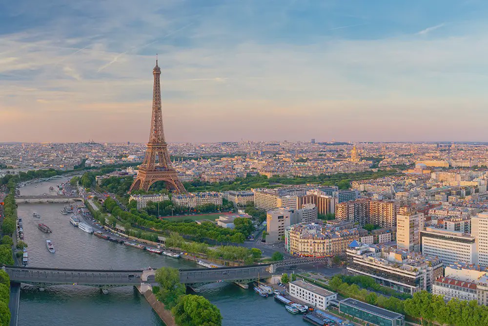 Paris & Disneyland Serüveni Turu Türk Hava Yolları ile 3 Gece CDG-CDG
